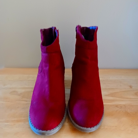 Old Navy Faux Suede Blok Heel Burnt Red Booties Zs.6 - Picture 8 of 10